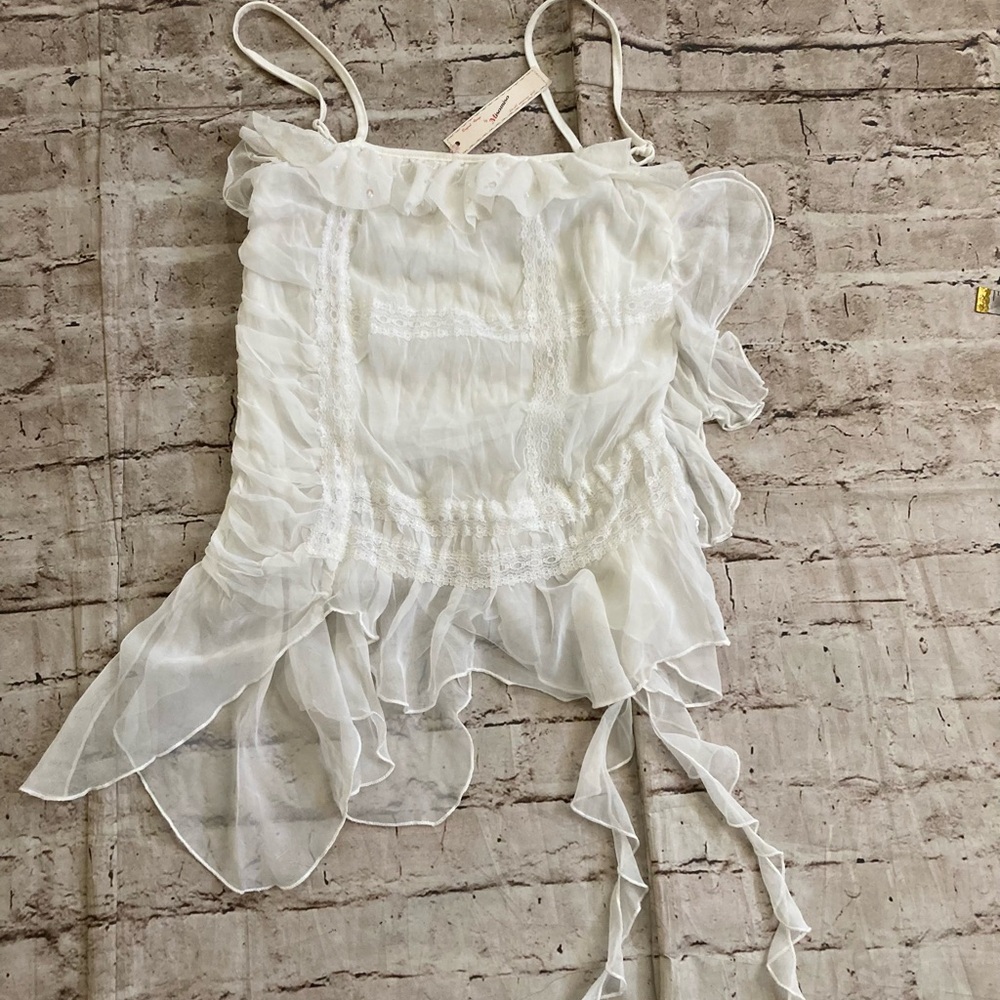 NWT Misomiso Elegant White strap raffle/lace/sequin detail Top size M